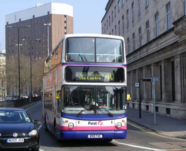 First Bristol Volvo B7TL Alexander ALX400 32018